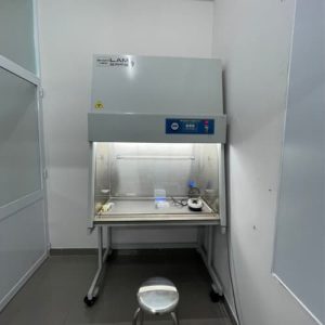 Tủ thao tác PCR có gió hoàn lưu qua lọc Hepa