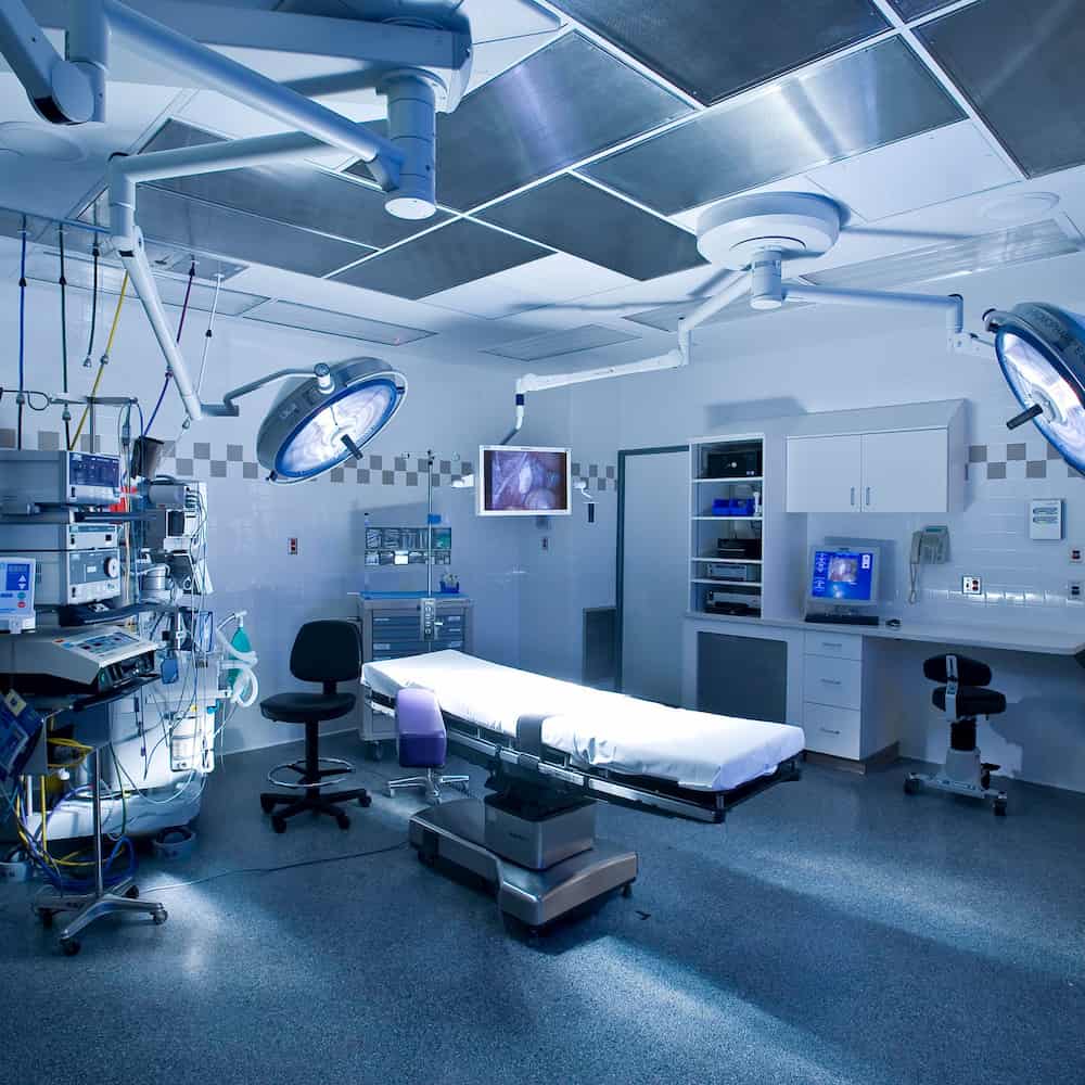 thiết bị phòng mổ